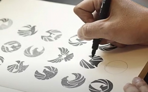 Make a logo from scratch 